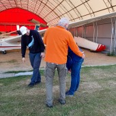 Towarzystwo Lotnicze Świebodzice kurs podstawowy 2018 dzień 8, Jarek nie odpuszcza nowym pilotom, tradycji musi się stać zadość.