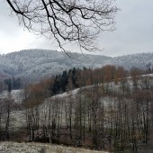Zimowy Klin-Andrzejówka Paragliding Fly, W drodze z Głuszycy do Rybnicy widok w stronę Grzmiacej.
