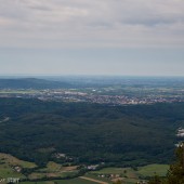 Widok ze startu na wprost. Tam na wprost jest morze.