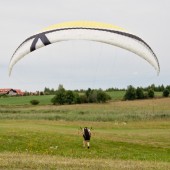 Mazurski groundhandling., Na mazurach bez silnika tylko po łące.