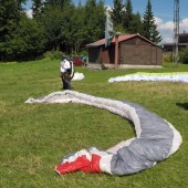 Kozakov Paragliding Fly, Startowisko na Kozakovie, fajnie tak z płaskiego. Potem troche stresu.